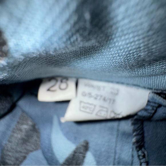 Women’s Blue Camo Cargo Pants - Picture 3 of 6